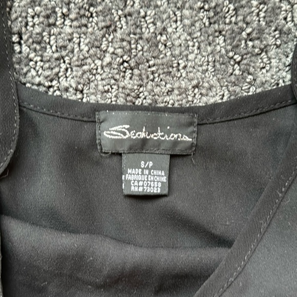 Black flowy tank - Picture 2 of 2